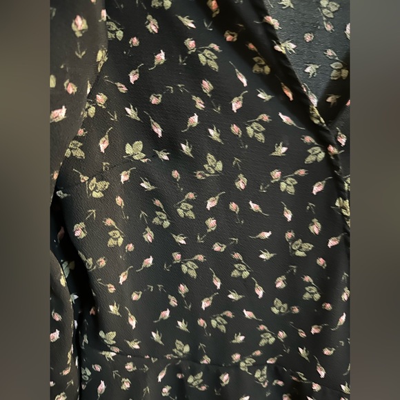 Dynamite floral printed wrap around top - Picture 3 of 4